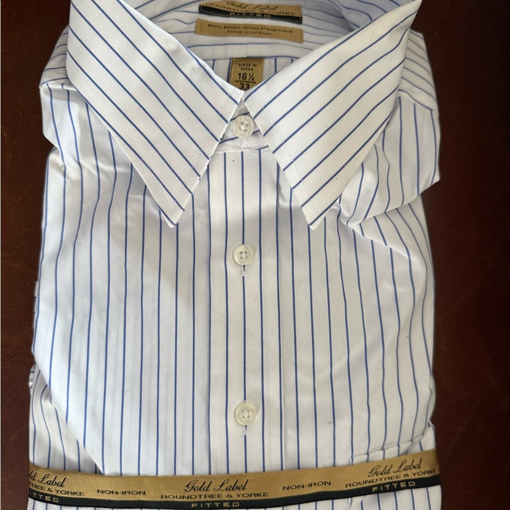 Gold Label Roundtree & Yorke White/Blue Striped Dress Shirt. 16.5 x 33. No iron.